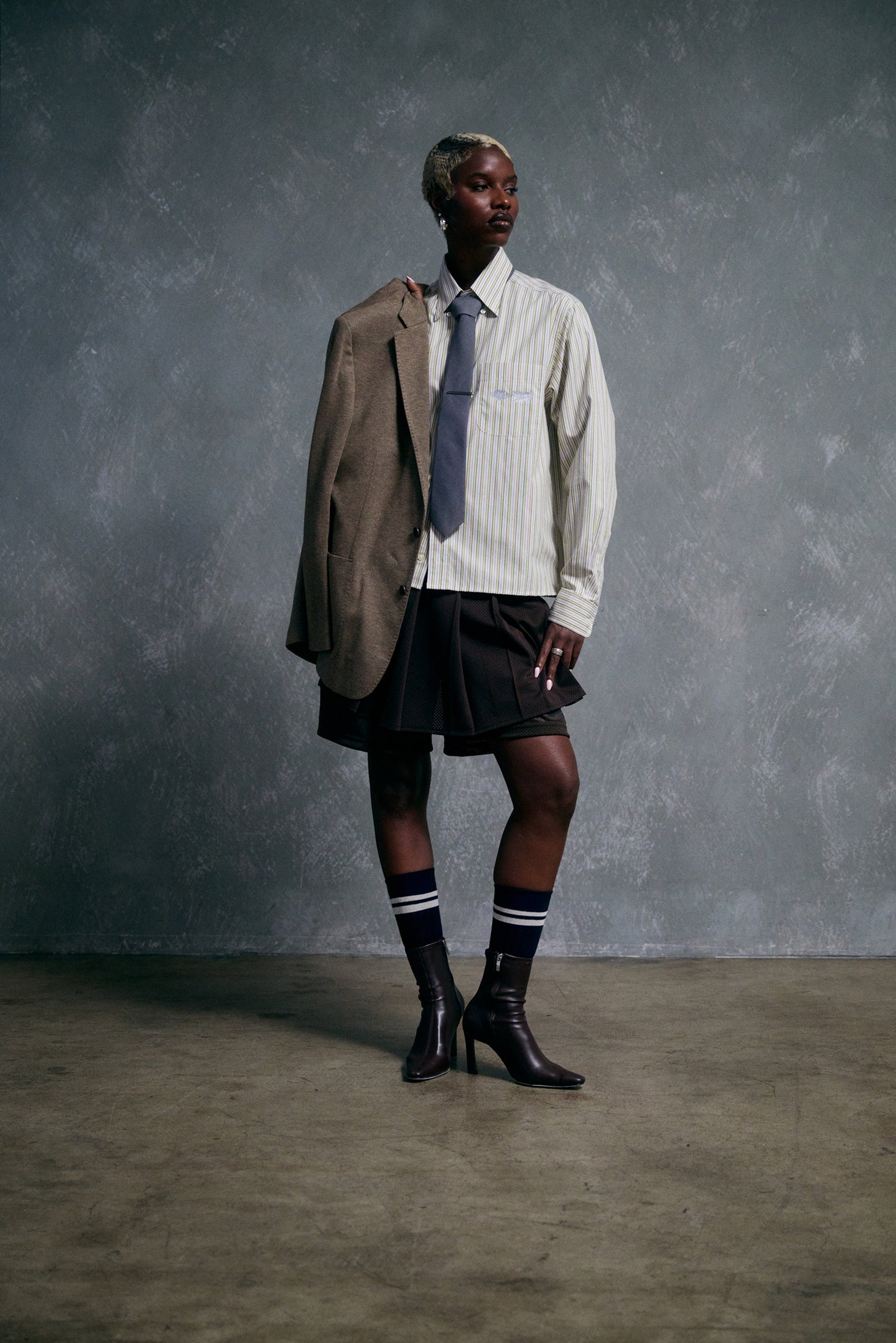 LAMBO LOGO CHOPD LS DRESS SHIRT - Cream