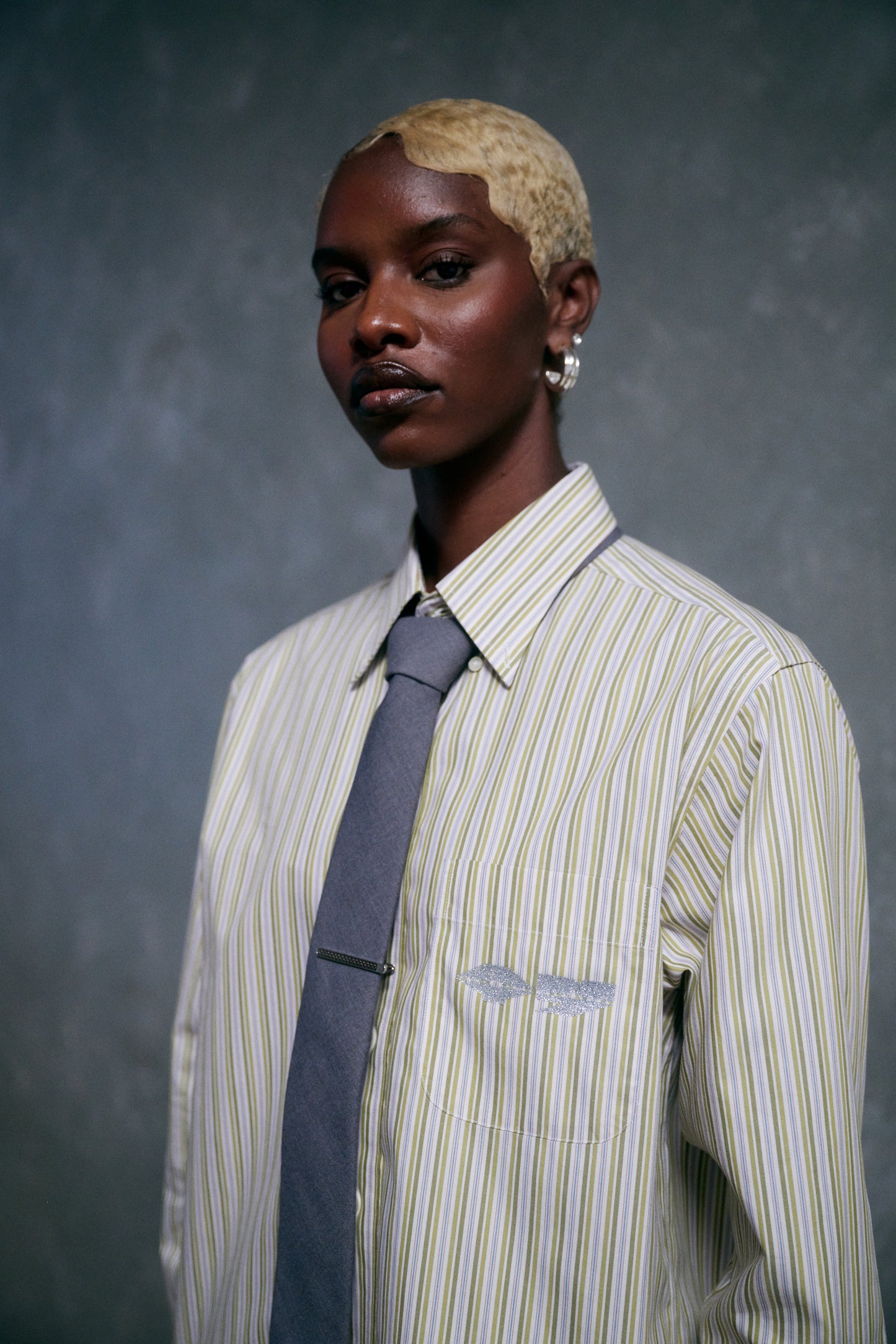 LAMBO LOGO CHOPD LS DRESS SHIRT - Cream