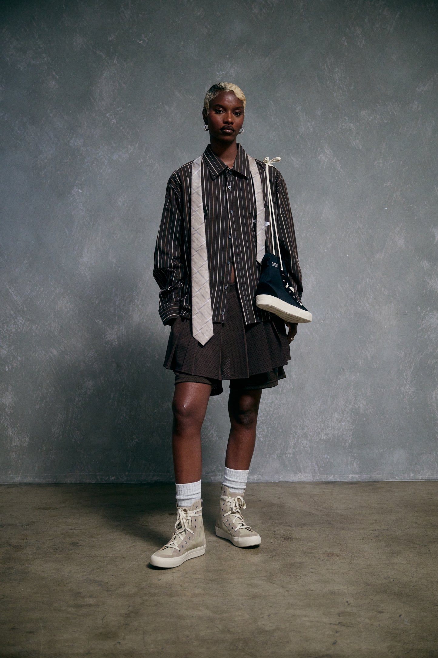 LAMBO LOGO CHOPD LS DRESS SHIRT - Chocolate